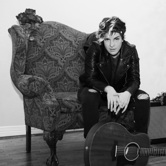 Meet your Posher, Candice - Picture 3 of 6